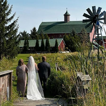 The Eddie Hotel And Farm Bloomfield Bagian luar foto
