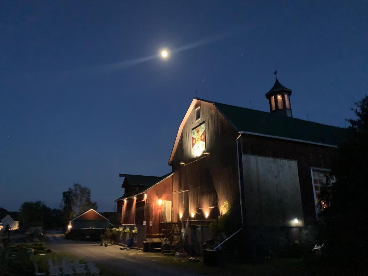 The Eddie Hotel And Farm Bloomfield Bagian luar foto