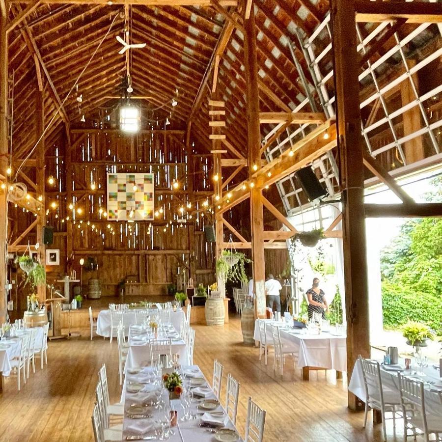 The Eddie Hotel And Farm Bloomfield Bagian luar foto
