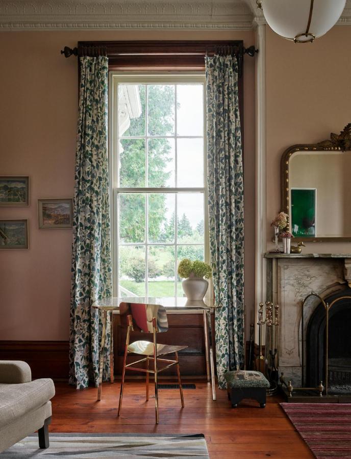 The Eddie Hotel And Farm Bloomfield Bagian luar foto