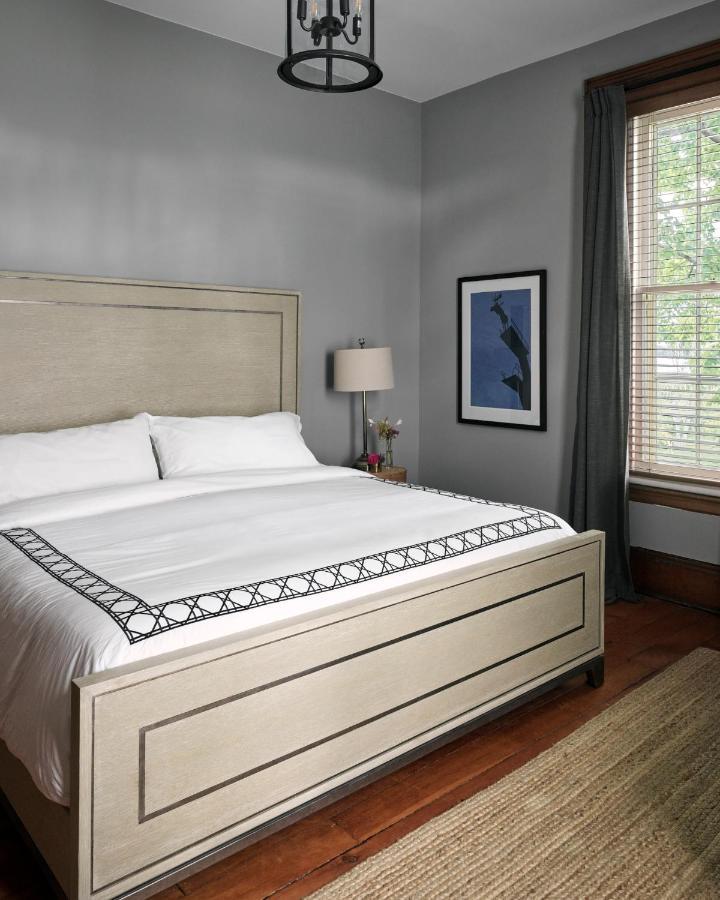 The Eddie Hotel And Farm Bloomfield Bagian luar foto