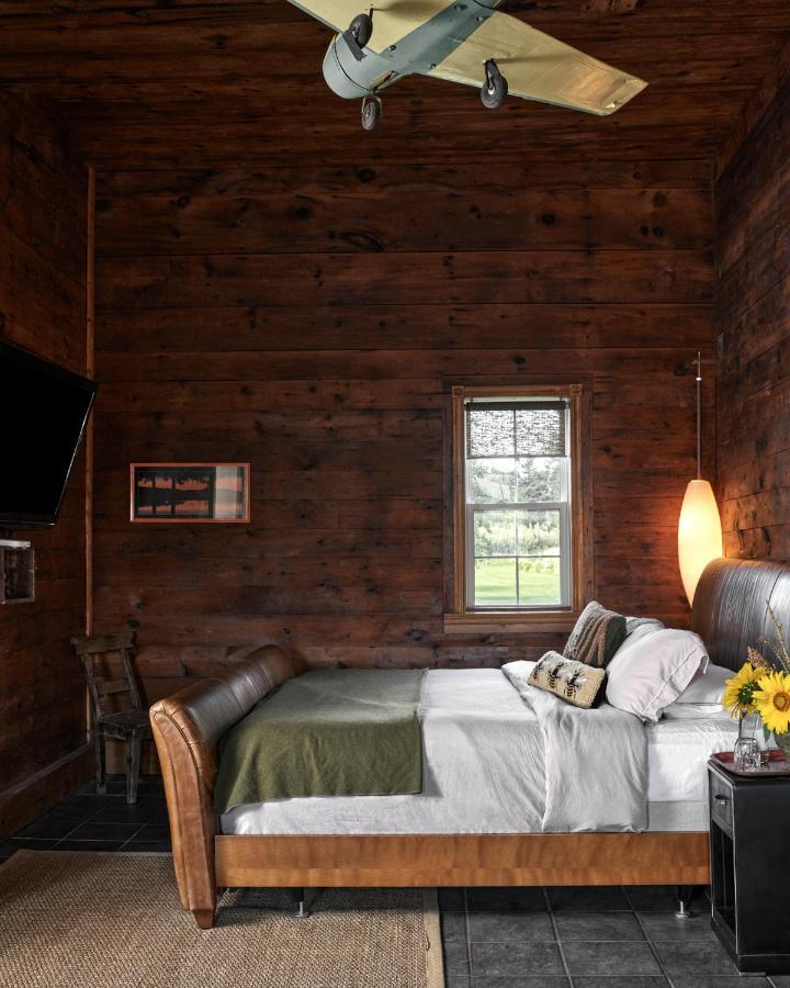 The Eddie Hotel And Farm Bloomfield Bagian luar foto